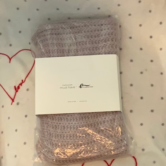 Buji Baja Lavender Super Soft Blanket-Scarf - Picture 1 of 3